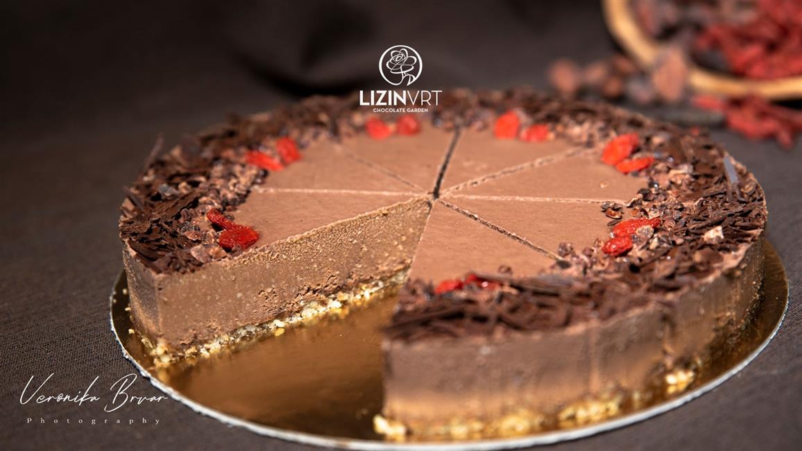 Fresh cake with ECO certificate - MONO - chocolate (small/8 pieces/diameter-18)
