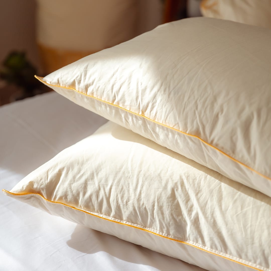 Viva pillow (down, feathers)