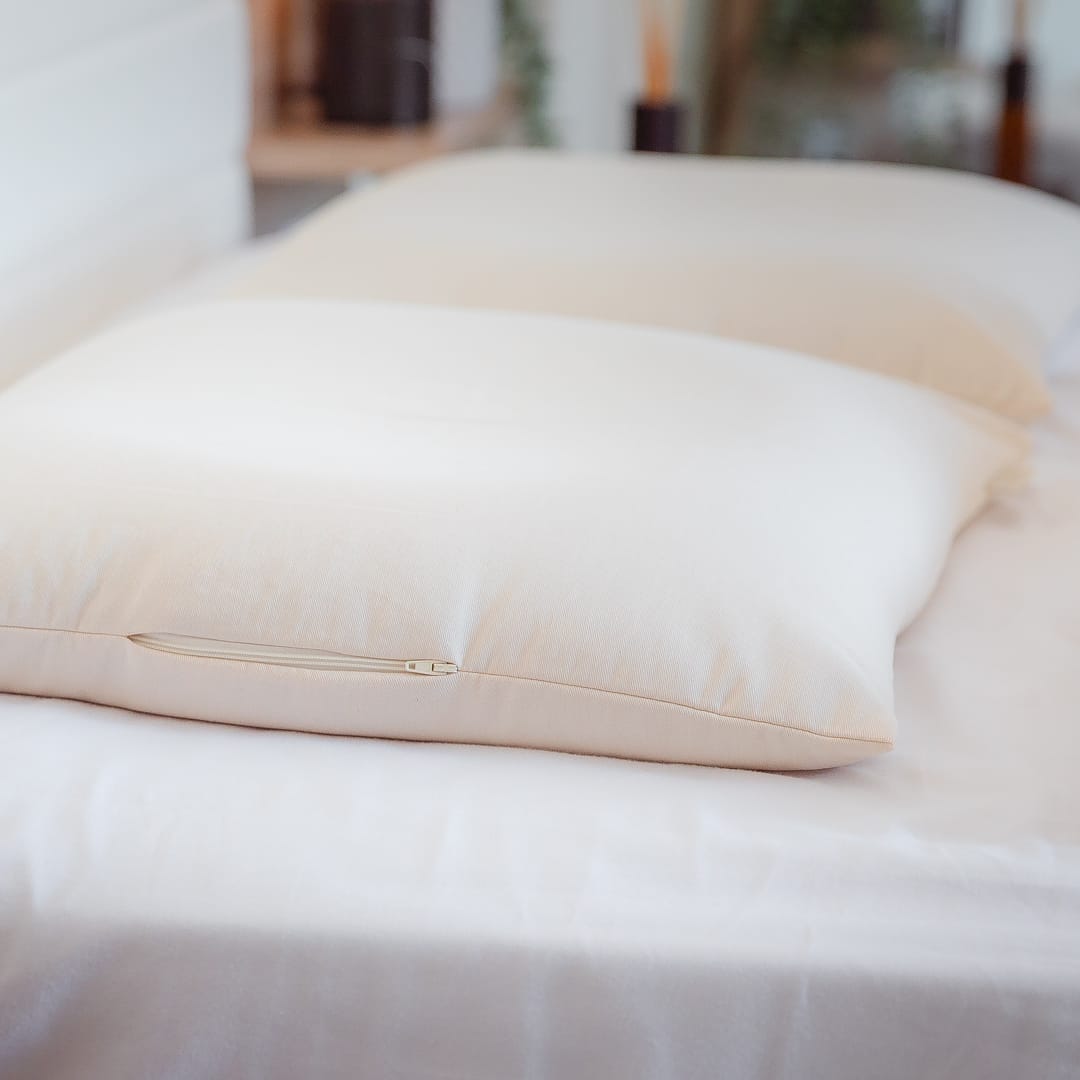 Sopia pillow (lavender, buckwheat hulls)