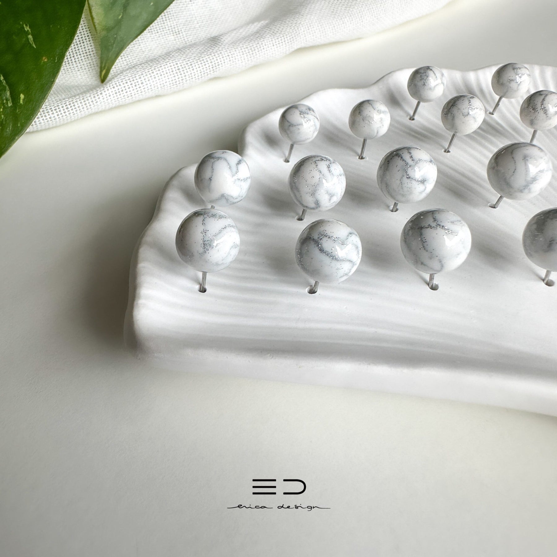 bulb uhani | marble srebrne bleščice