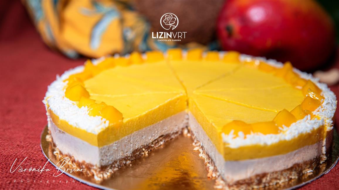 UNAVAILABLE UNTIL FURTHER NOTICE!!! Fresh cake with ECO certificate - MONO - mango (small/8 pieces)