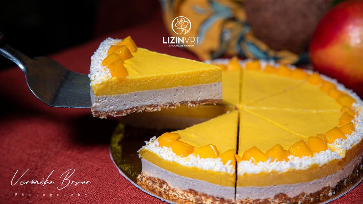 UNAVAILABLE UNTIL FURTHER NOTICE!!! Fresh cake with ECO certificate - MONO - mango (small/8 pieces)