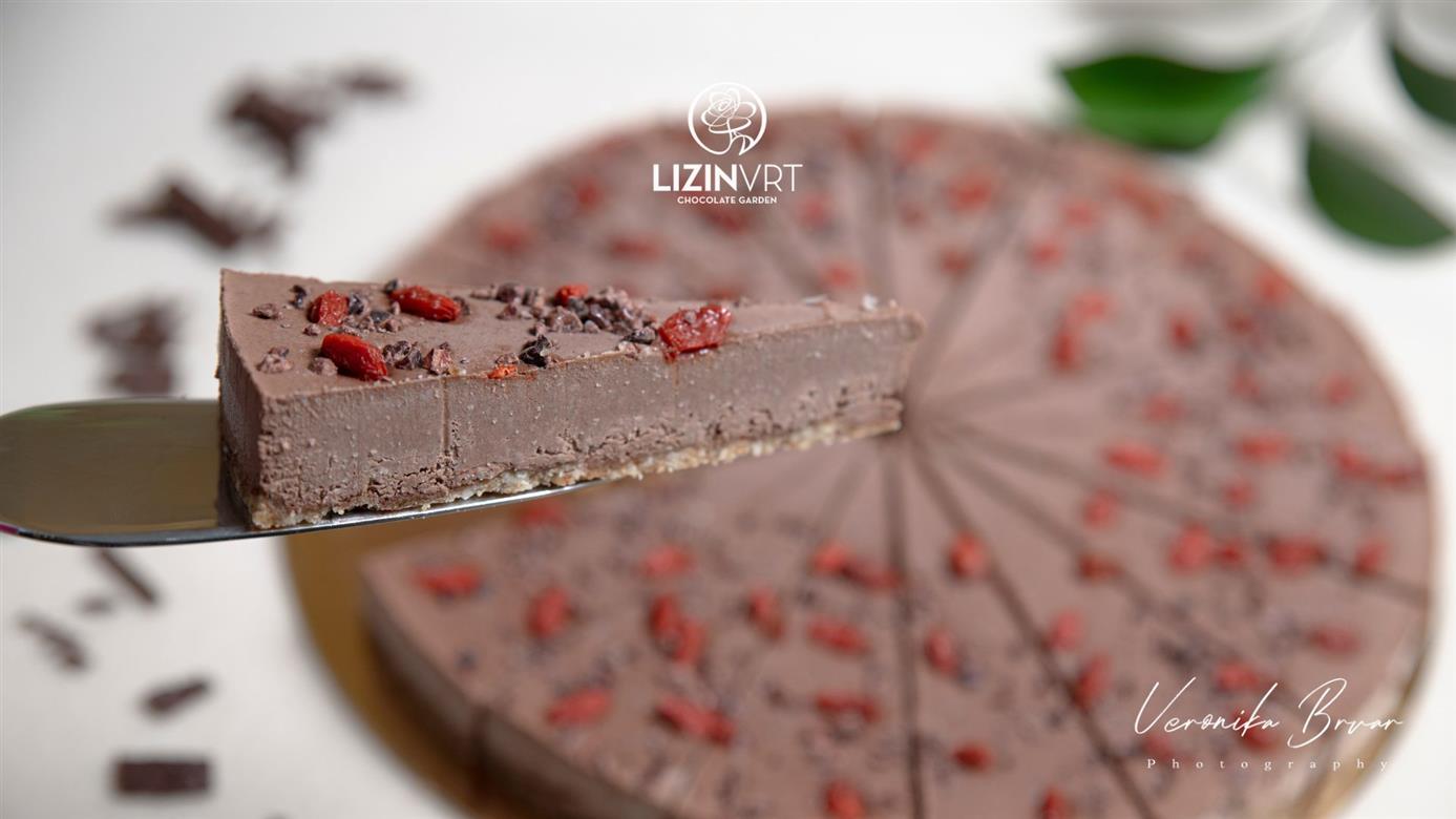 Fresh cake with ECO certificate - CHOCOLATE (large/16 pieces)