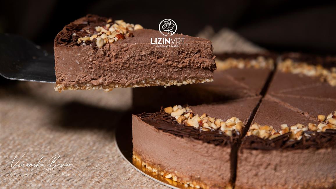 Fresh cake with ECO certificate - MONO - hazelnut (large/16 pieces/diameter-26)