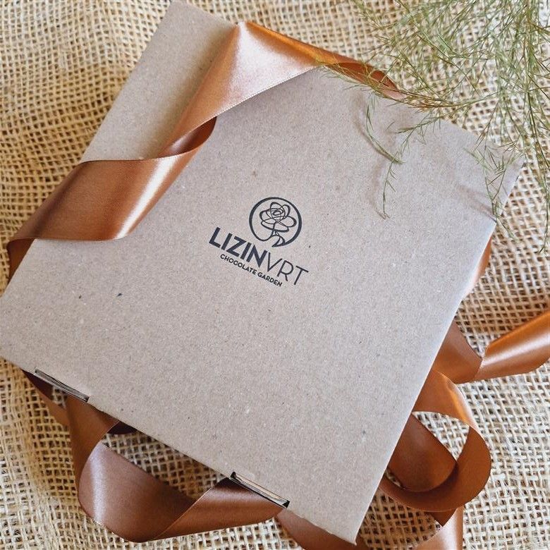 NATUR ELEGANCA-01: Exotic INCAN STRAWBERRIES in dark chocolate