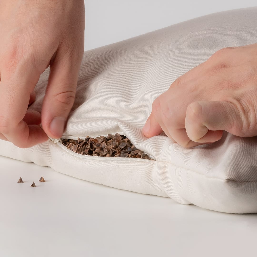 Sopia pillow (lavender, buckwheat hulls)