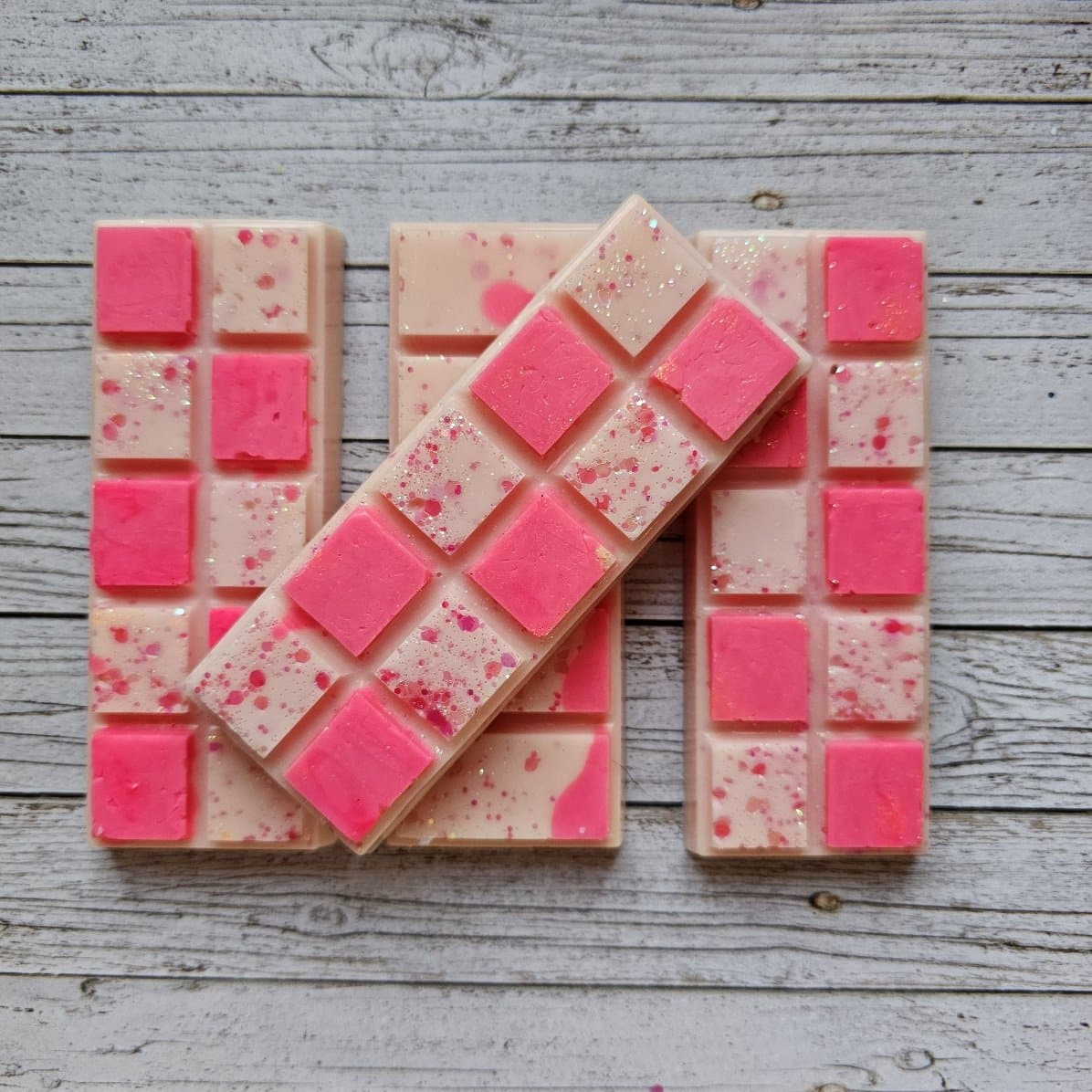 Bubble gum snapbar