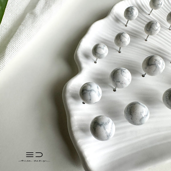 bulb uhani | marble srebrne bleščice