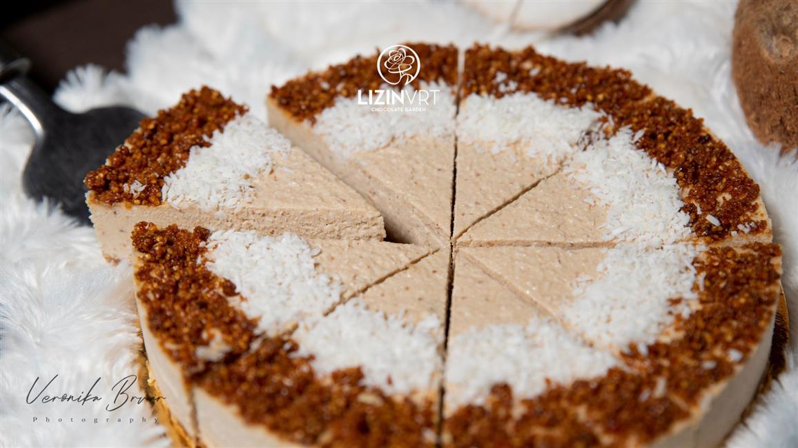 Fresh cake with ECO certificate - MONO - coconut (small/8 pieces/diameter-18)