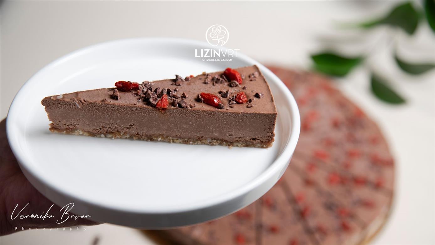 Fresh cake with ECO certificate - CHOCOLATE (large/16 pieces)